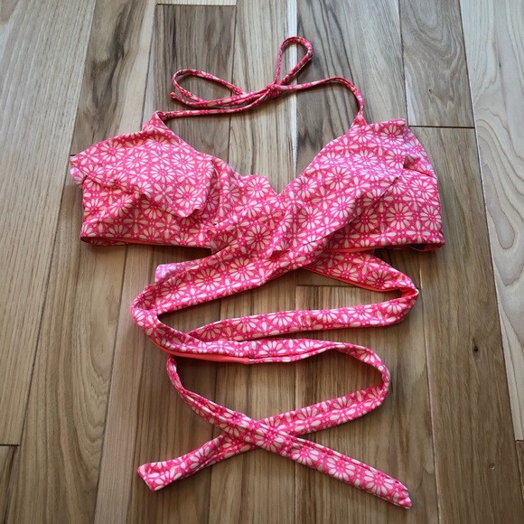aerie Other - Aerie Ruffle Wrap Floral Print Bikini Top